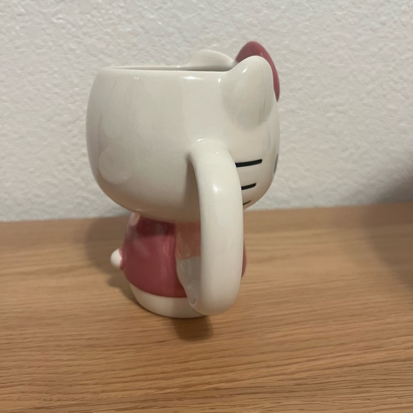 Hello Kitty Full Body Mug - Picture 4 of 8